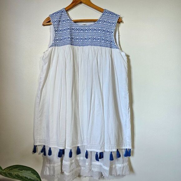 EUC NEVER WORN BOHO EMBROIDERED TASSEL HEM COTTON DRESS SIZE M - Picture 1 of 16